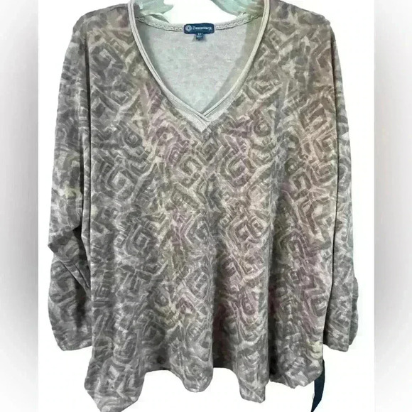 Democracy Tops - Democracy NWT Women’s V-Neck Top 1X